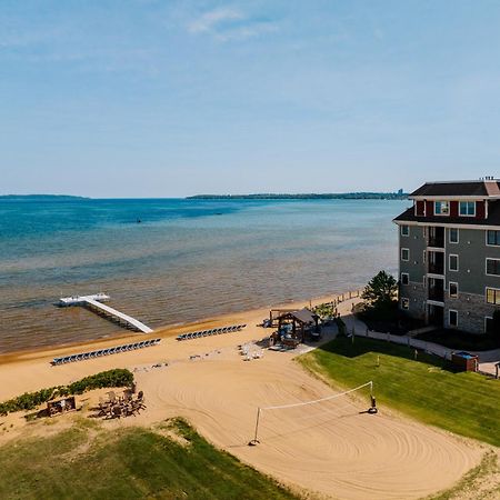 Tamarack Lodge Traverse City Esterno foto