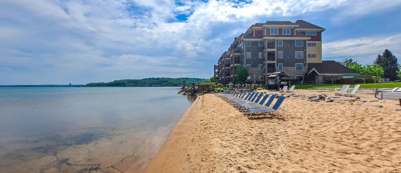Tamarack Lodge Traverse City Esterno foto